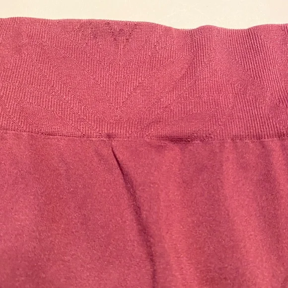 American Eagle Outfitters Aerie Maroon Cropped Leggings Floral Laser Cut medium - Picture 9 of 13